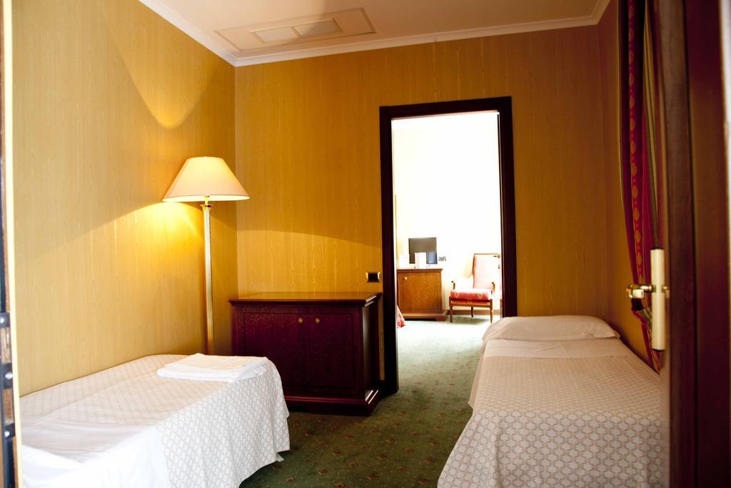 Hotel Jolly 카스트로빌라리 객실 사진