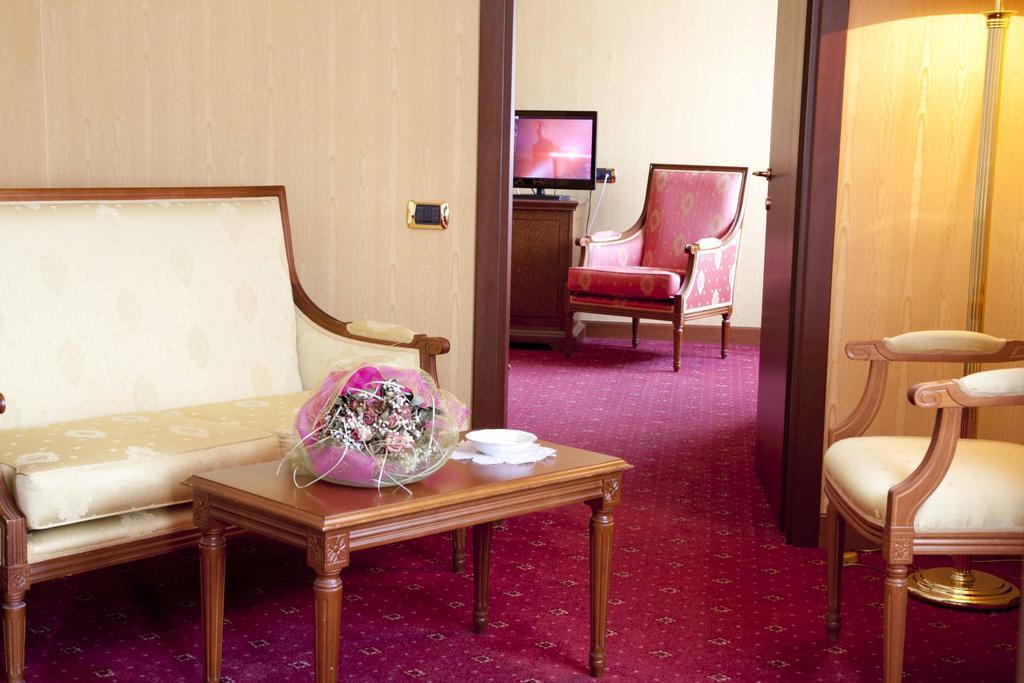 Hotel Jolly 카스트로빌라리 객실 사진