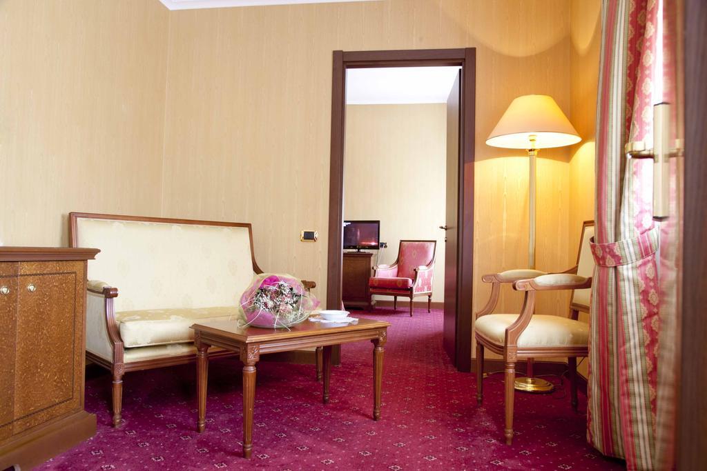Hotel Jolly 카스트로빌라리 객실 사진